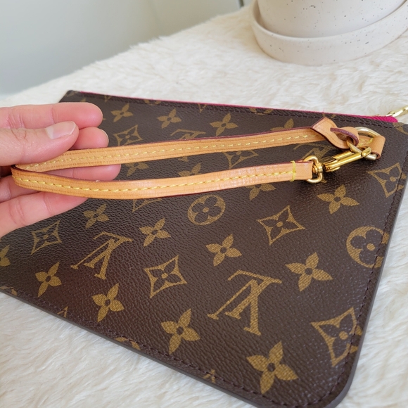 💕 LOUIS VUITTON Neverfull Monogram "PEONY" Mm/Gm Clutch/ Wristlet/Crossbody - Picture 4 of 15